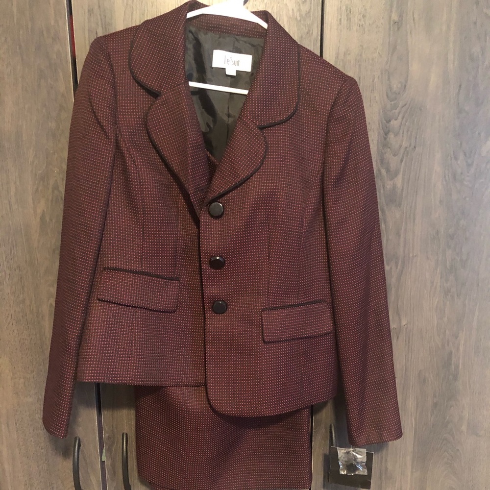 NWT LE Suit Skirt set
